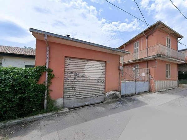 casa indipendente in vendita ad Avezzano in zona San Pelino