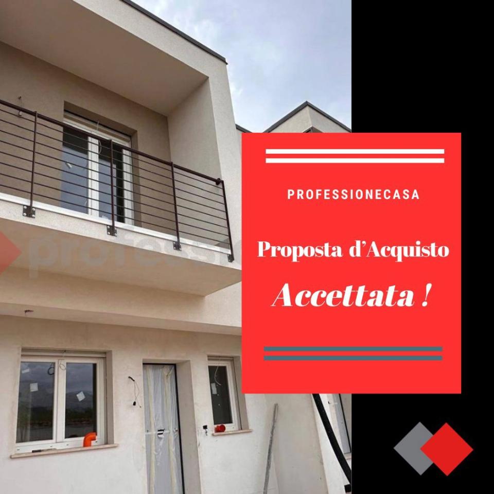 casa indipendente in vendita ad Avezzano in zona Caruscino