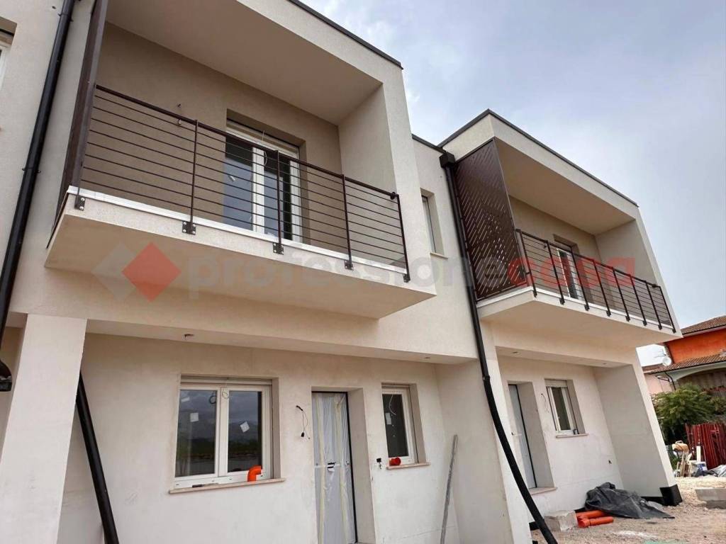 casa indipendente in vendita ad Avezzano