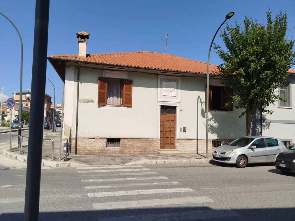 casa indipendente in vendita ad Avezzano