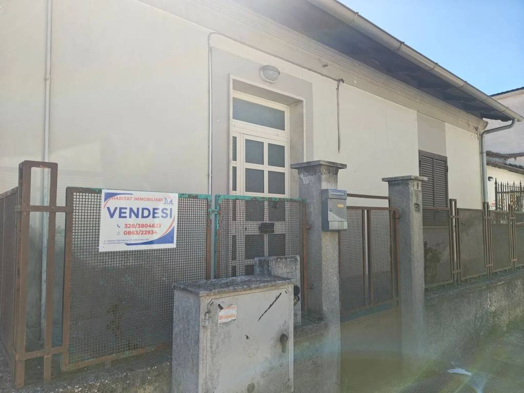 casa indipendente in vendita ad Avezzano