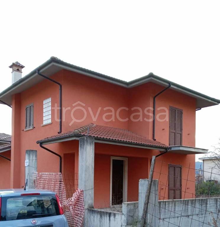 casa indipendente in vendita ad Avezzano