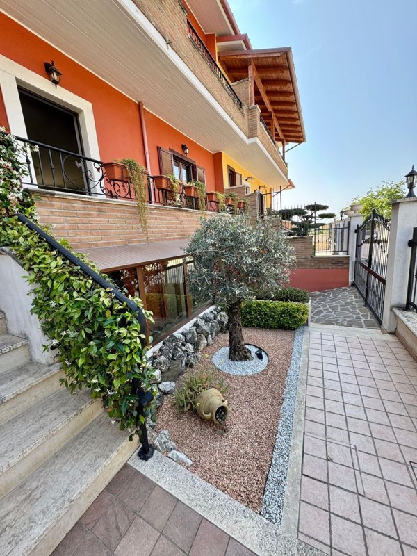 casa indipendente in vendita ad Avezzano