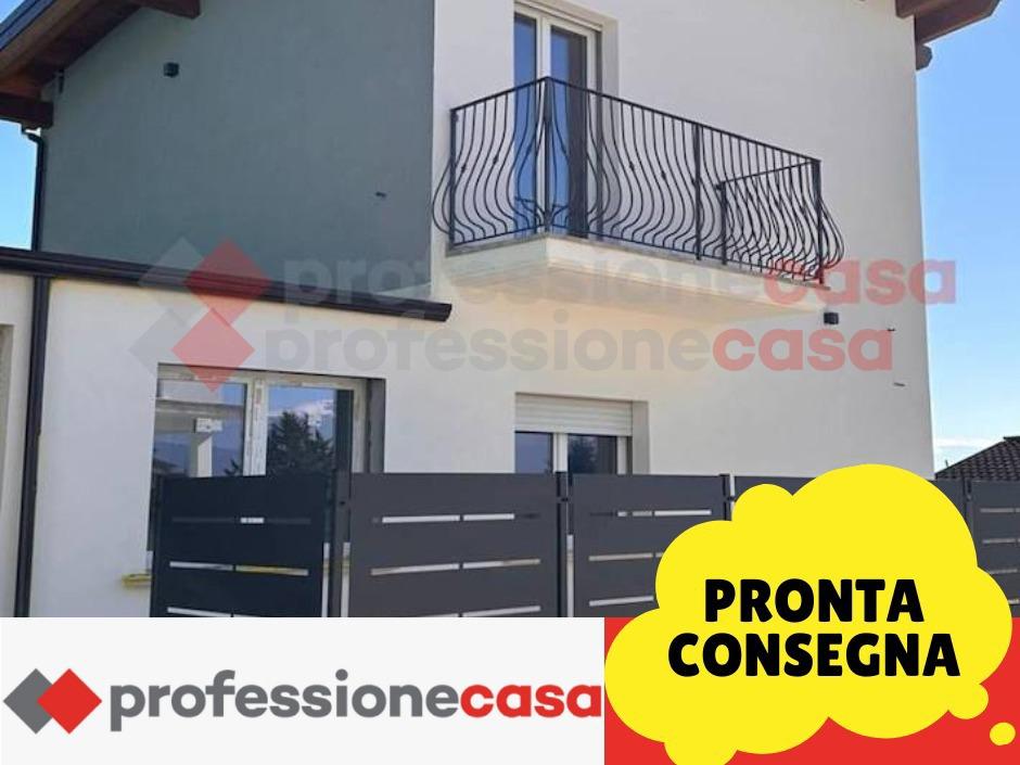 casa indipendente in vendita ad Avezzano in zona Caruscino