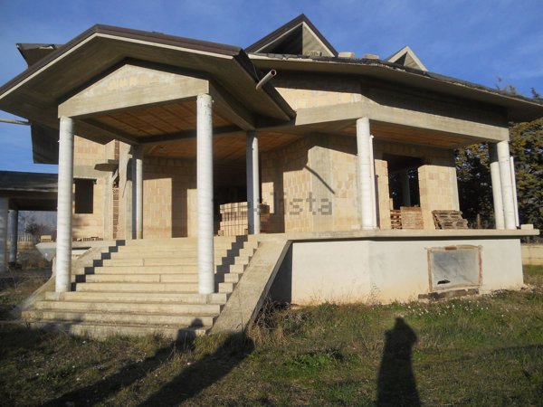 casa indipendente in vendita ad Avezzano