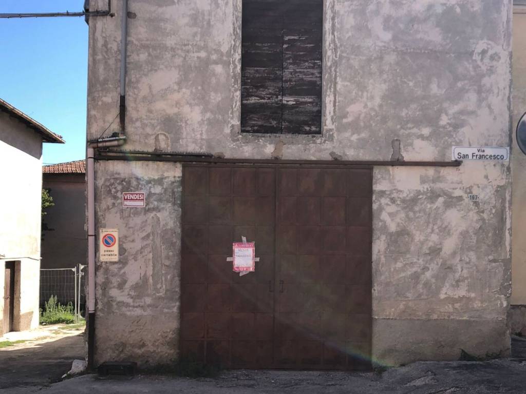 locale commerciale in vendita ad Avezzano