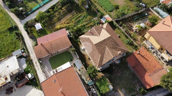 casa indipendente in vendita ad Avezzano