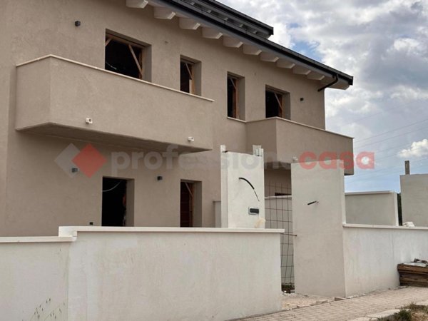 casa indipendente in vendita ad Avezzano
