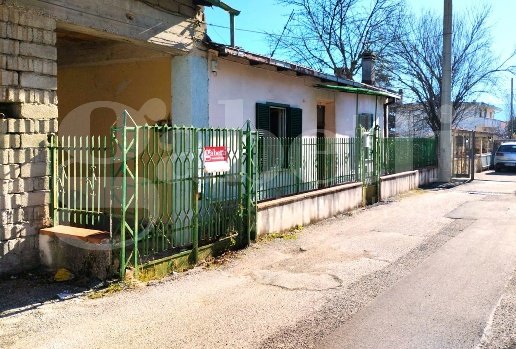 casa indipendente in vendita ad Avezzano