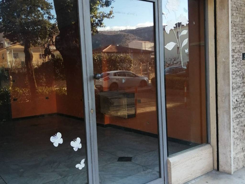 negozio in vendita ad Avezzano