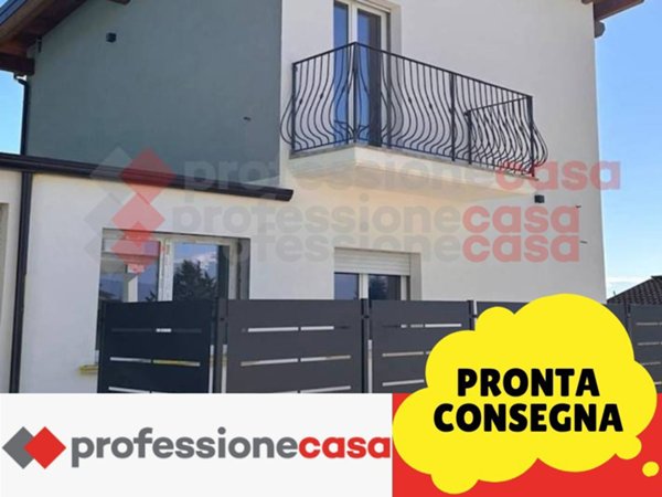 casa indipendente in vendita ad Avezzano in zona Caruscino