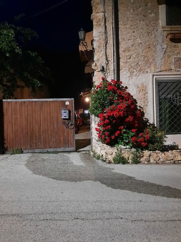 casa indipendente in vendita ad Avezzano in zona San Pelino