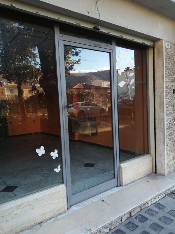 ufficio in vendita ad Avezzano