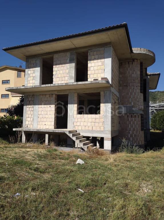 casa indipendente in vendita ad Avezzano