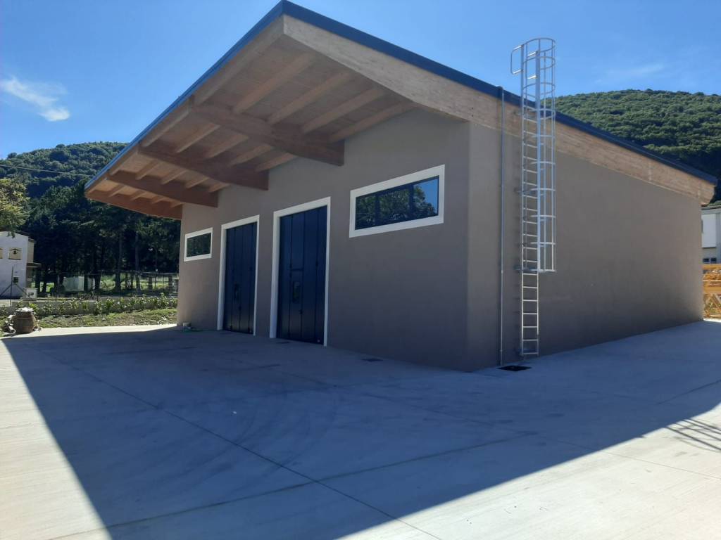 casa indipendente in vendita ad Avezzano in zona Incile