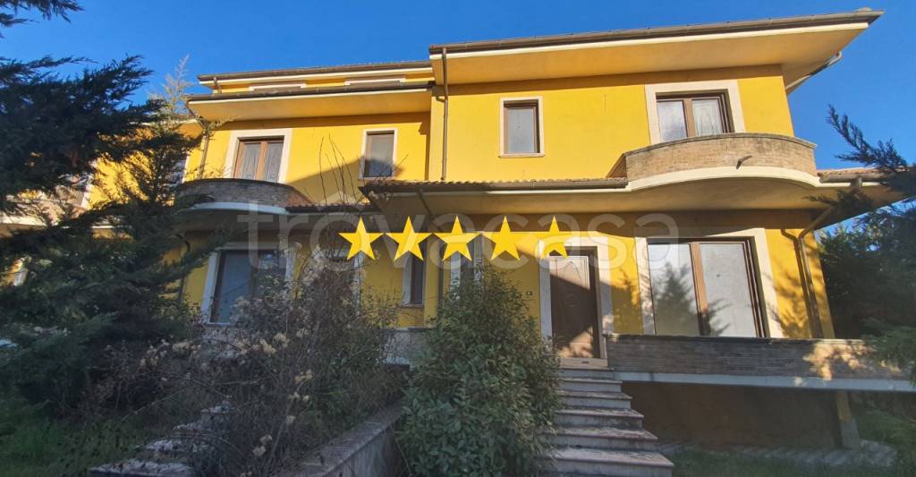 casa indipendente in vendita ad Avezzano