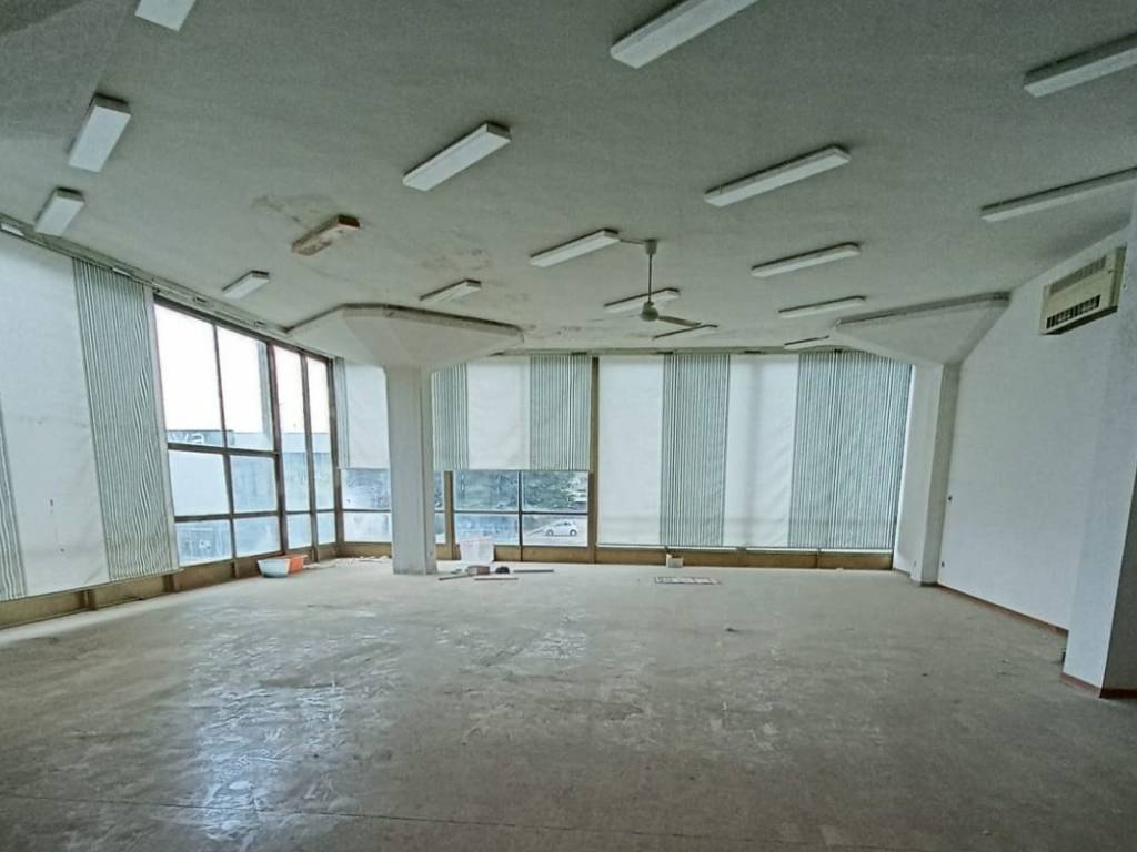 negozio in vendita ad Avezzano