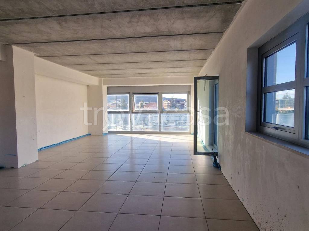 ufficio in vendita ad Avezzano