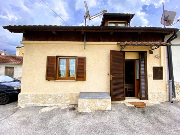 casa indipendente in vendita ad Avezzano