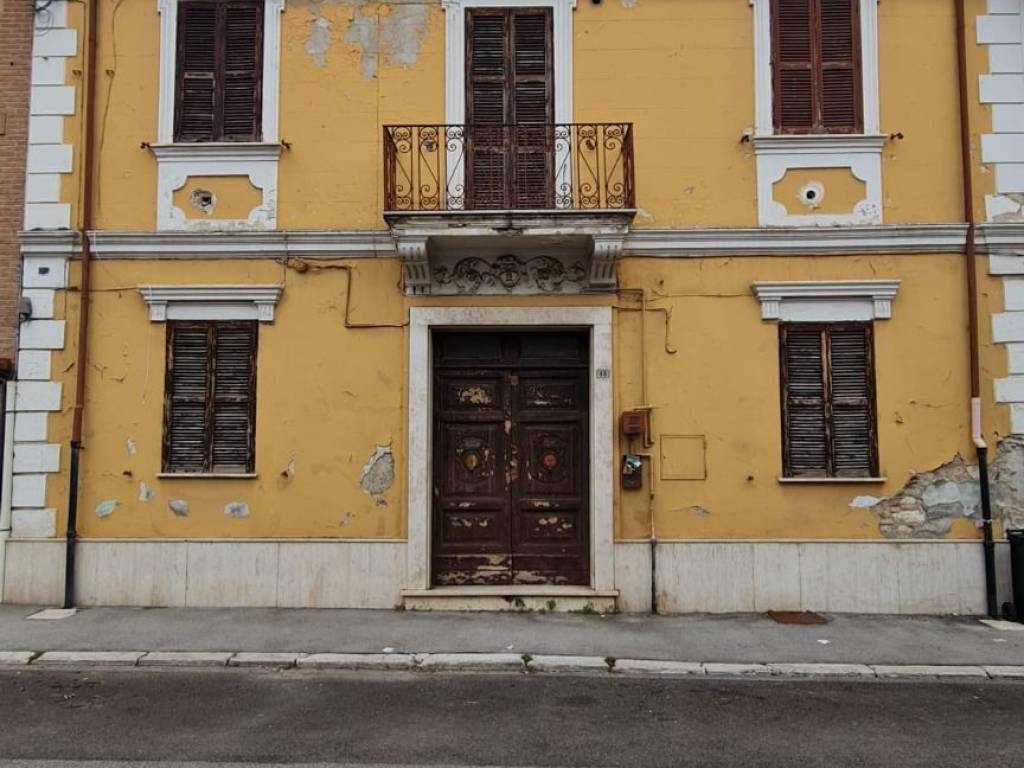 casa indipendente in vendita ad Avezzano