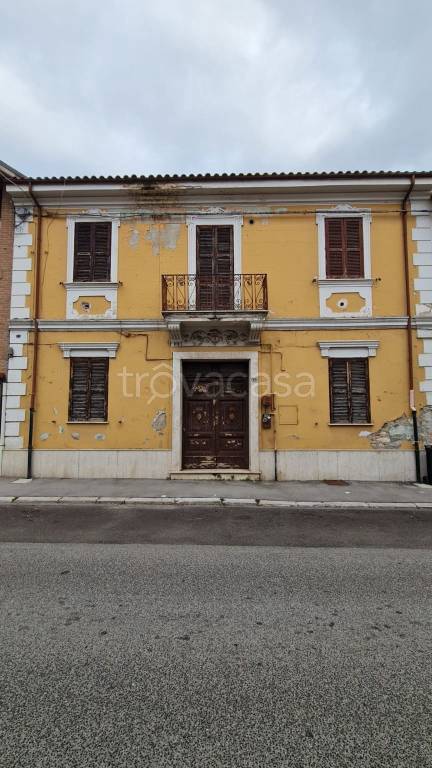 casa indipendente in vendita ad Avezzano
