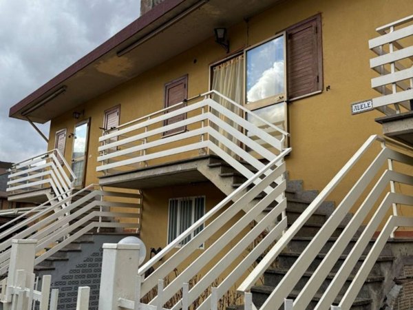 casa indipendente in vendita ad Avezzano in zona Paterno