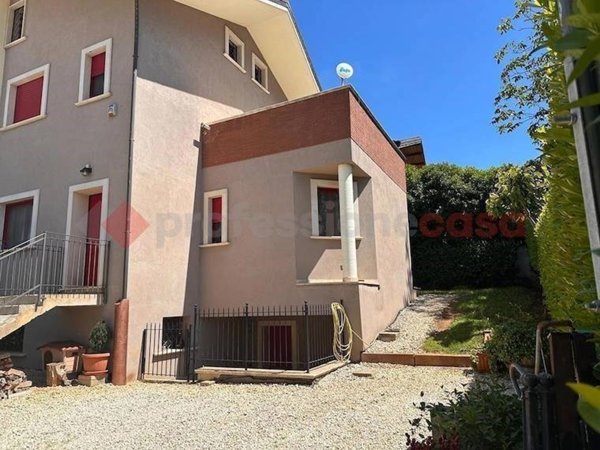 casa indipendente in vendita ad Avezzano