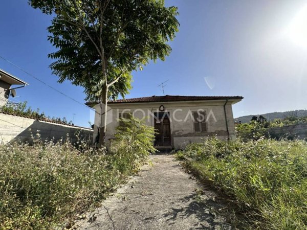 casa indipendente in vendita ad Avezzano