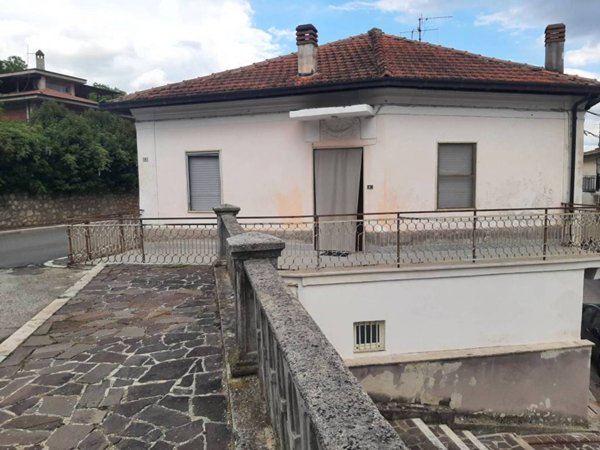 casa indipendente in vendita ad Avezzano