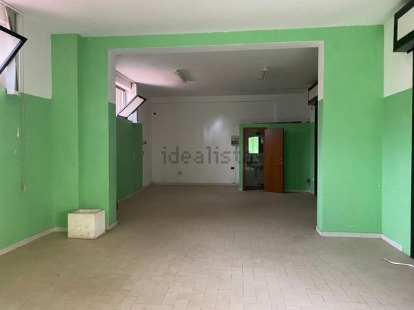 locale commerciale in vendita ad Avezzano