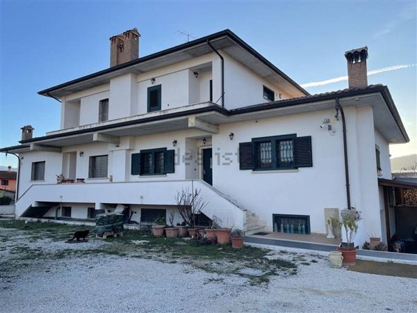 casa indipendente in vendita ad Avezzano