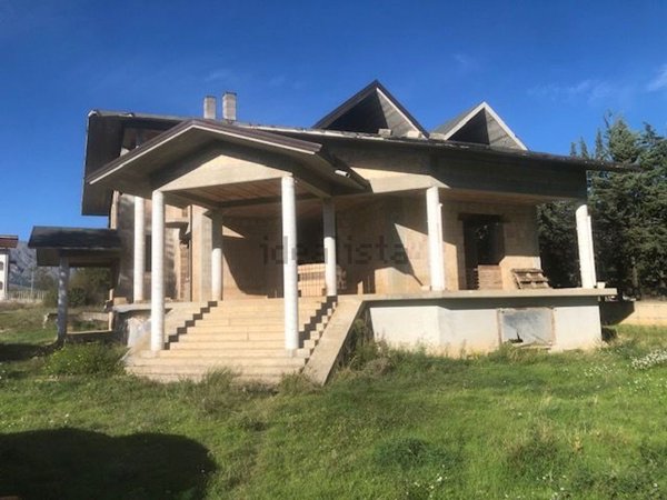 casa indipendente in vendita ad Avezzano