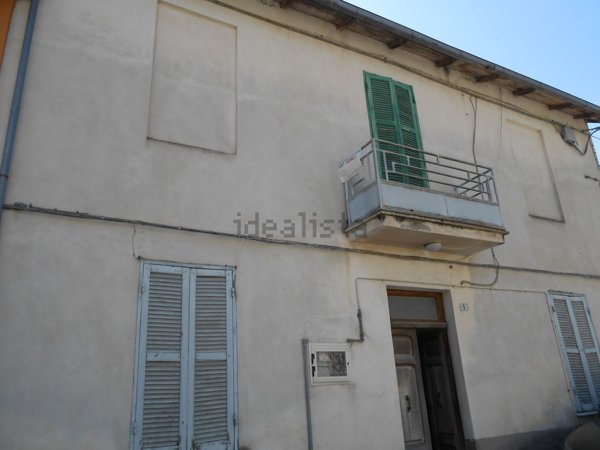 casa indipendente in vendita ad Avezzano in zona Paterno