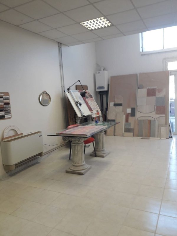 capannone in vendita ad Avezzano