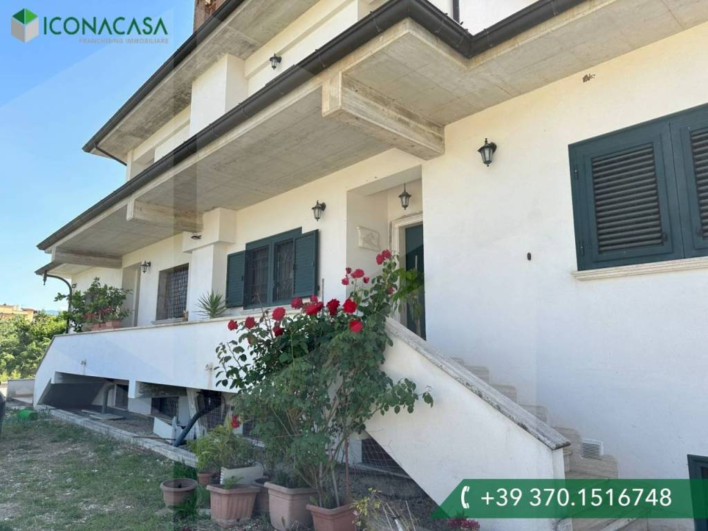 casa indipendente in vendita ad Avezzano