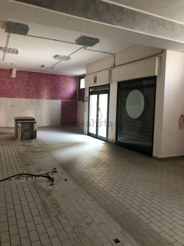 locale commerciale in vendita ad Avezzano