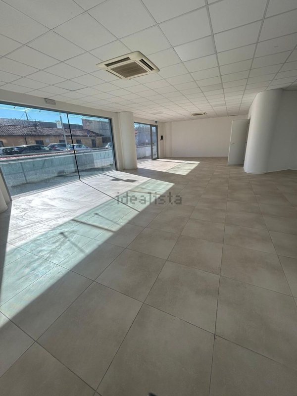 locale commerciale in vendita ad Avezzano