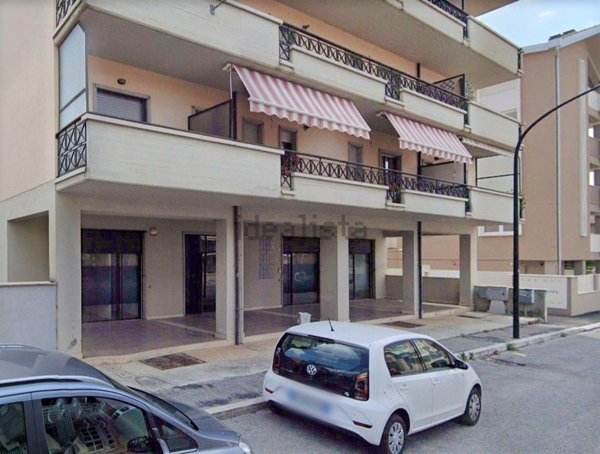 locale commerciale in vendita ad Avezzano