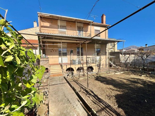 casa indipendente in vendita ad Avezzano