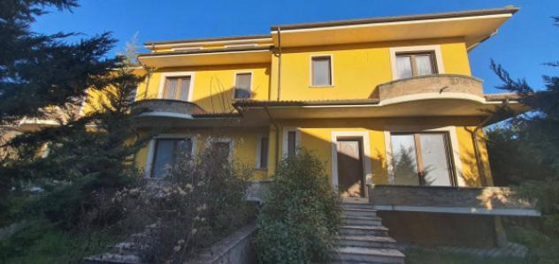 casa indipendente in vendita ad Avezzano