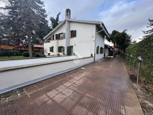 casa indipendente in vendita ad Avezzano