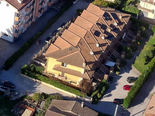casa indipendente in vendita ad Avezzano