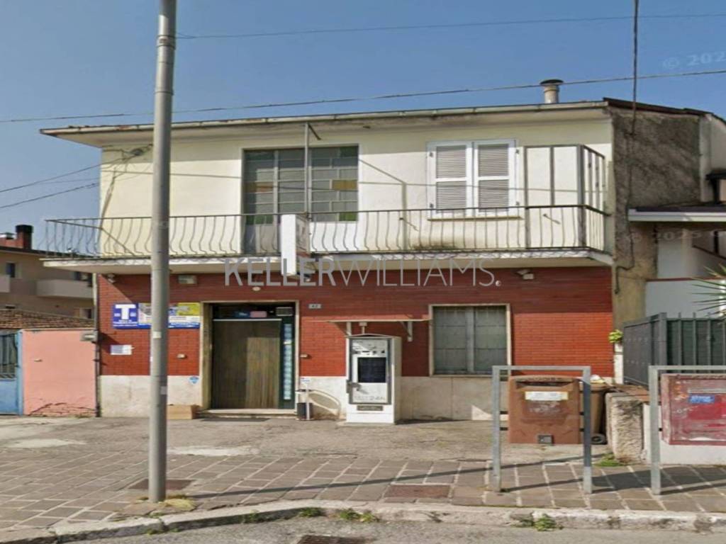 casa indipendente in vendita ad Avezzano