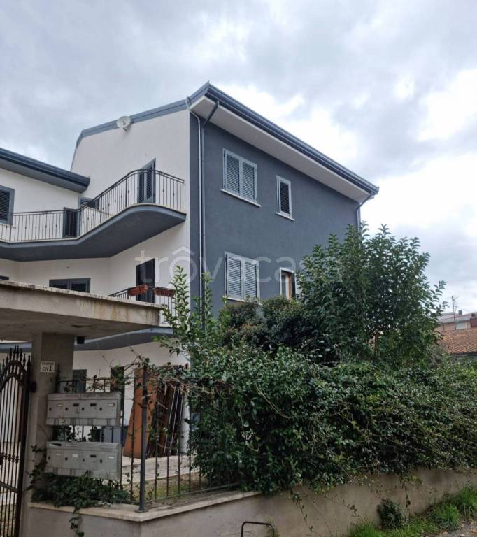 casa indipendente in vendita ad Avezzano