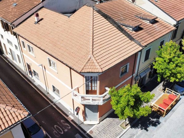 casa indipendente in vendita ad Avezzano