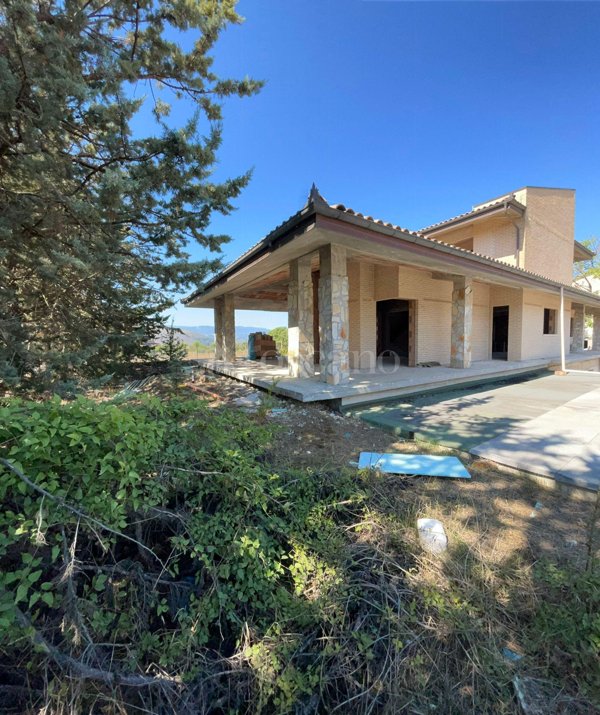 casa indipendente in vendita ad Avezzano