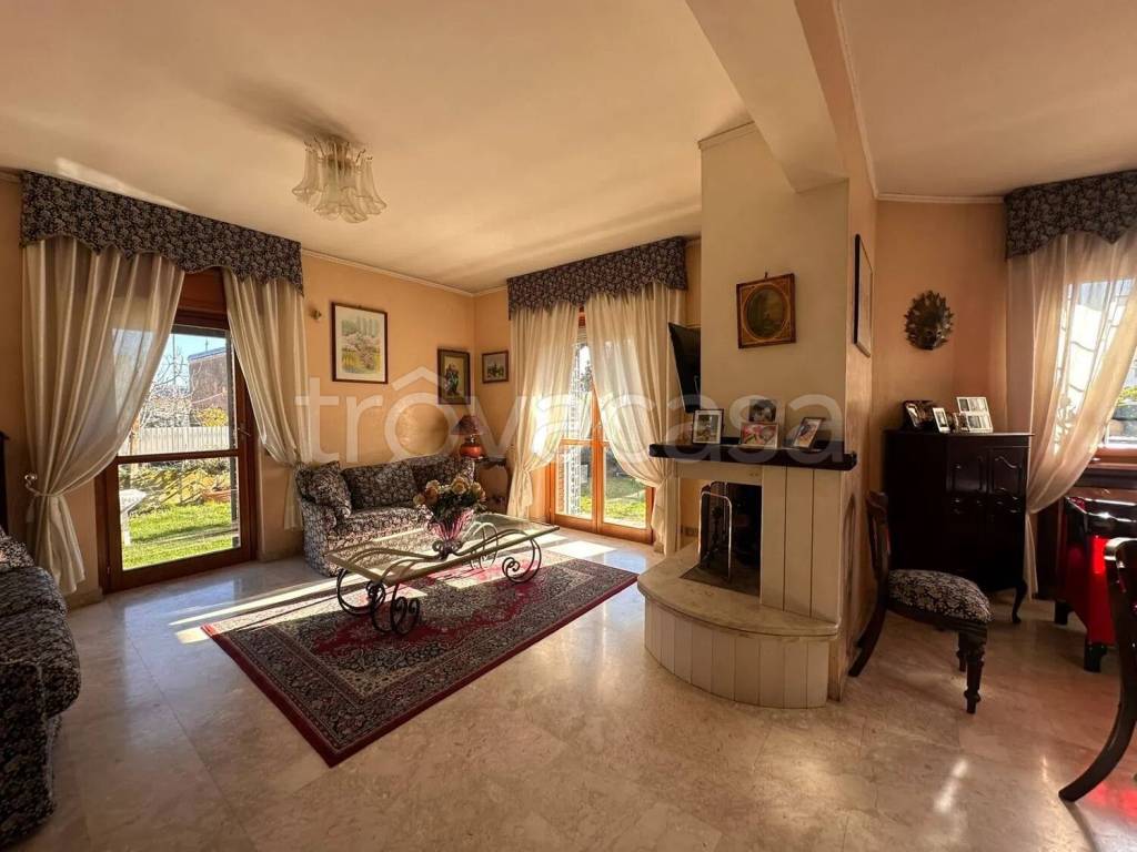 casa indipendente in vendita ad Avezzano