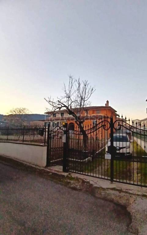 casa indipendente in vendita ad Avezzano