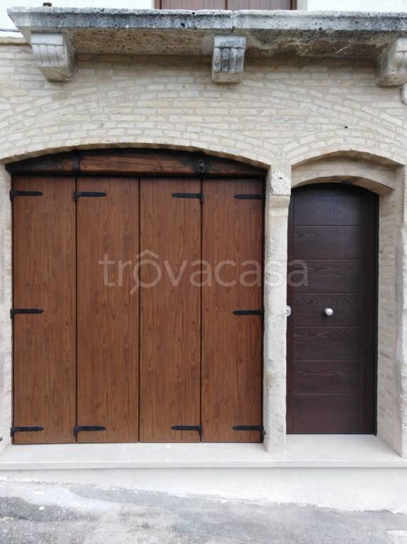 casa indipendente in vendita ad Avezzano