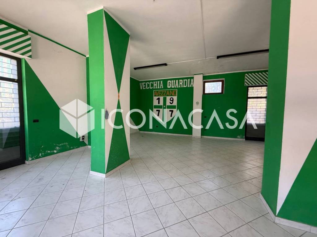 negozio in vendita ad Avezzano